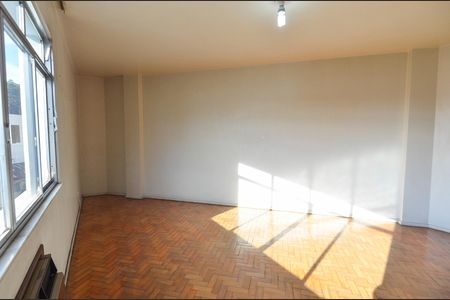 Apartamento à venda com 122m², 3 quartos e sem vaga Apartamento à venda com 122m², 3 quartos e sem vagaSala