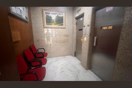 Apartamento à venda com 122m², 3 quartos e sem vaga Apartamento à venda com 122m², 3 quartos e sem vagaHall