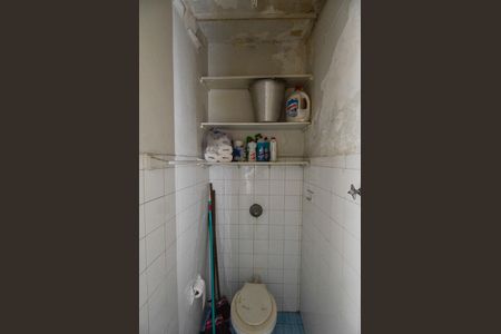 Apartamento à venda com 122m², 3 quartos e sem vaga Apartamento à venda com 122m², 3 quartos e sem vagaBanheiro de Serviço