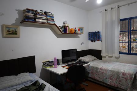 Casa à venda com 268m², 4 quartos e 2 vagasQuarto 2