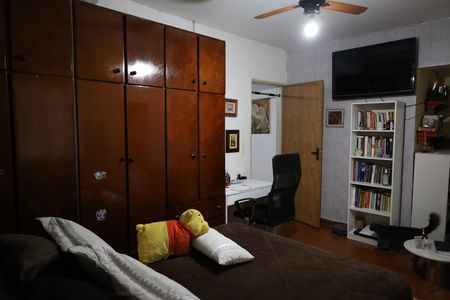 Casa à venda com 268m², 4 quartos e 2 vagasQuarto