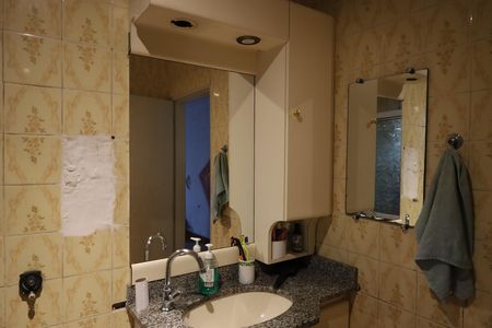 Casa à venda com 268m², 4 quartos e 2 vagasBanheiro social