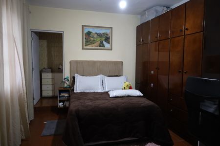 Casa à venda com 268m², 4 quartos e 2 vagasSuíte