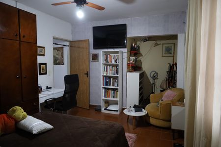 Casa à venda com 268m², 4 quartos e 2 vagasQuarto