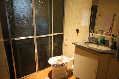 Casa à venda com 268m², 4 quartos e 2 vagasBanheiro social