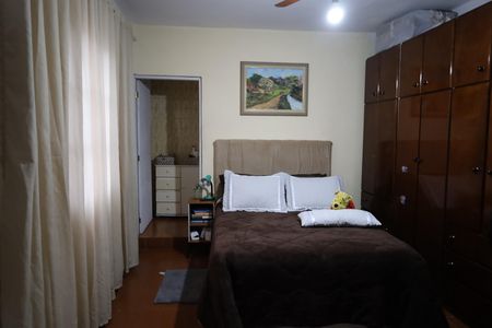 Casa à venda com 268m², 4 quartos e 2 vagasSuíte