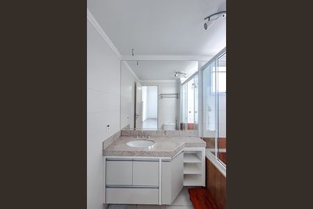 Apartamento à venda com 137m², 4 quartos e 2 vagasBanheiro da Suíte