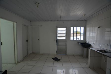 SALA / COZINHA de casa para alugar com 2 quartos, 50m² em Jardim Lucia, São Paulo