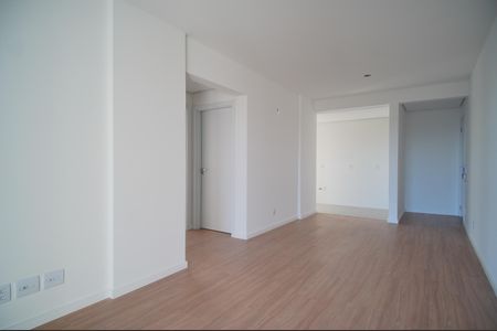 Apartamento à venda com 75m², 2 quartos e 2 vagasSala
