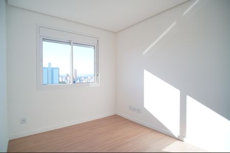Apartamento à venda com 75m², 2 quartos e 2 vagasquarto