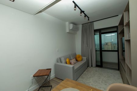 SALA de kitnet/studio para alugar com 1 quarto, 44m² em Centro, Campinas