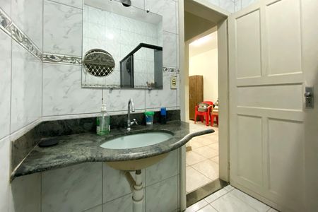 Casa para alugar com 100m², 3 quartos e 1 vaga Casa para alugar com 100m², 3 quartos e 1 vagaBanheiro