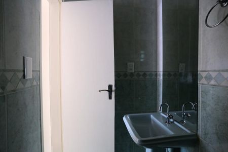 Apartamento para alugar com 207m², 3 quartos e 2 vagas Apartamento para alugar com 207m², 3 quartos e 2 vagasBanheiro 1