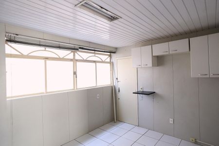 Apartamento para alugar com 207m², 3 quartos e 2 vagas Apartamento para alugar com 207m², 3 quartos e 2 vagasCozinha