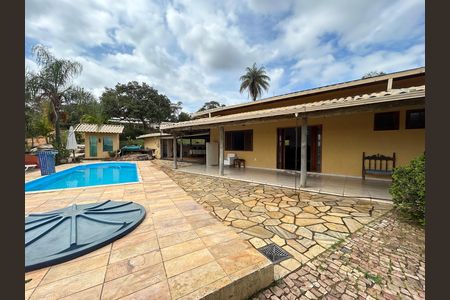 Casa de condomínio à venda com 492m², 4 quartos e 3 vagas