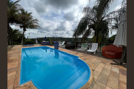 Casa de condomínio à venda com 492m², 4 quartos e 3 vagas