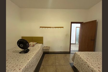 Casa de condomínio à venda com 492m², 4 quartos e 3 vagas