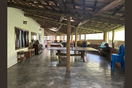 Casa de condomínio à venda com 492m², 4 quartos e 3 vagas