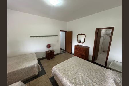 Casa de condomínio à venda com 492m², 4 quartos e 3 vagas