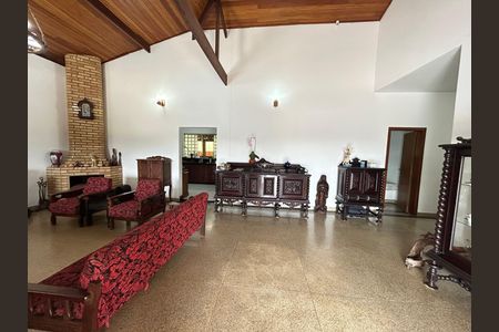 Casa de condomínio à venda com 492m², 4 quartos e 3 vagas