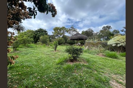 Casa de condomínio à venda com 492m², 4 quartos e 3 vagas