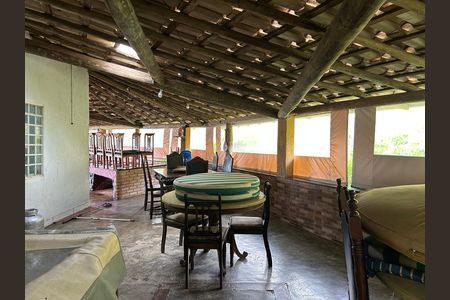Casa de condomínio à venda com 492m², 4 quartos e 3 vagas