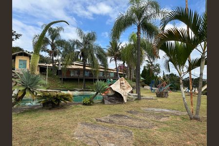 Casa de condomínio à venda com 492m², 4 quartos e 3 vagas