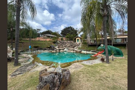 Casa de condomínio à venda com 492m², 4 quartos e 3 vagas