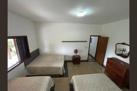 Casa de condomínio à venda com 492m², 4 quartos e 3 vagas