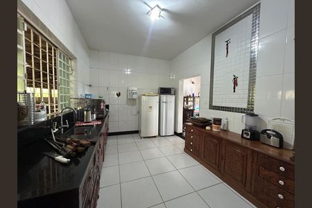 Casa de condomínio à venda com 492m², 4 quartos e 3 vagas