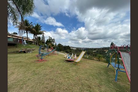 Casa de condomínio à venda com 492m², 4 quartos e 3 vagas