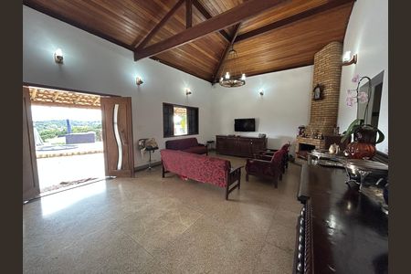 Casa de condomínio à venda com 492m², 4 quartos e 3 vagas