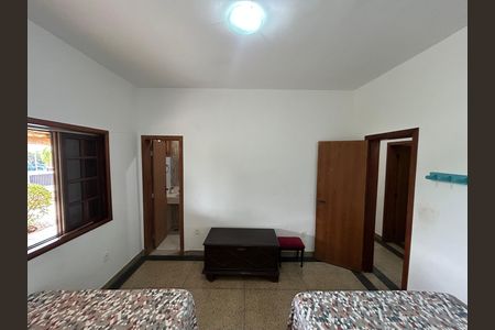Casa de condomínio à venda com 492m², 4 quartos e 3 vagas