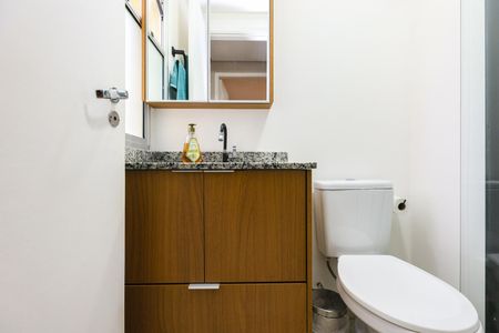 Apartamento à venda com 57m², 2 quartos e 1 vaga Apartamento à venda com 57m², 2 quartos e 1 vagaBanheiro