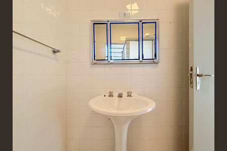 Apartamento para alugar com 49m², 1 quarto e sem vaga Apartamento para alugar com 49m², 1 quarto e sem vagaBanheiro