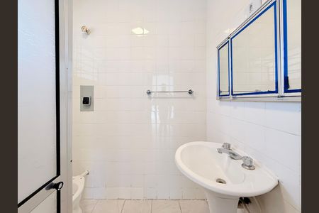 Apartamento para alugar com 49m², 1 quarto e sem vaga Apartamento para alugar com 49m², 1 quarto e sem vagaBanheiro