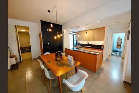 Apartamento à venda com 107m², 2 quartos e 1 vaga