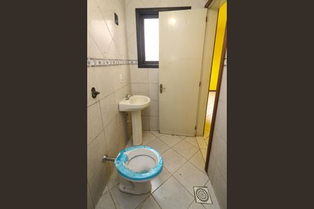 Banheiro de kitnet/studio para alugar com 1 quarto, 45m² em Centro Histórico, Porto Alegre