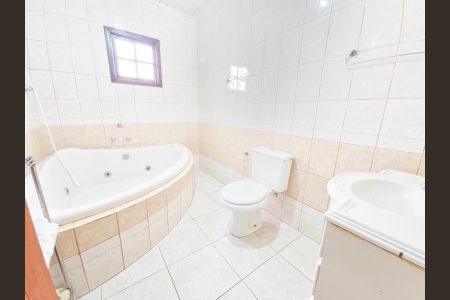 Casa para alugar com 200m², 3 quartos e 4 vagas Casa para alugar com 200m², 3 quartos e 4 vagasBanheiro 2