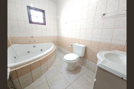Casa para alugar com 200m², 3 quartos e 4 vagas Casa para alugar com 200m², 3 quartos e 4 vagasBanheiro 2
