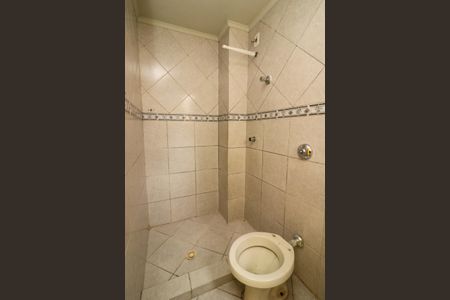Banheiro de kitnet/studio para alugar com 1 quarto, 45m² em Centro Histórico, Porto Alegre