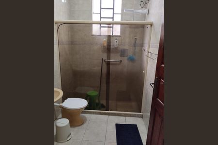 Casa à venda com 186m², 2 quartos e 2 vagas Casa à venda com 186m², 2 quartos e 2 vagasBanheiro