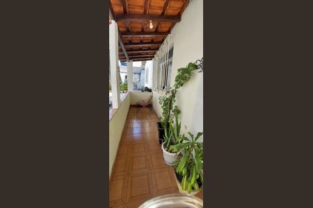 Casa à venda com 186m², 2 quartos e 2 vagas Casa à venda com 186m², 2 quartos e 2 vagasÁrea externa