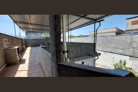 Casa à venda com 186m², 2 quartos e 2 vagas Casa à venda com 186m², 2 quartos e 2 vagasÁrea externa