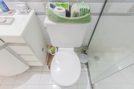 Apartamento à venda com 90m², 2 quartos e 1 vaga Apartamento à venda com 90m², 2 quartos e 1 vagaBanheiro