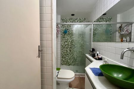 Apartamento à venda com 127m², 3 quartos e 2 vagas Apartamento à venda com 127m², 3 quartos e 2 vagasBanheiro da Suíte