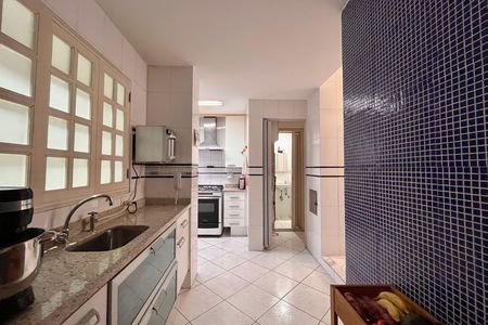Apartamento à venda com 127m², 3 quartos e 2 vagas Apartamento à venda com 127m², 3 quartos e 2 vagasCozinha