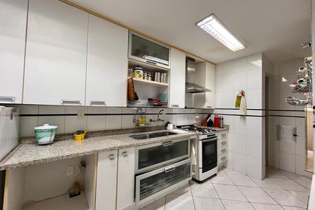 Apartamento à venda com 127m², 3 quartos e 2 vagas Apartamento à venda com 127m², 3 quartos e 2 vagasCozinha