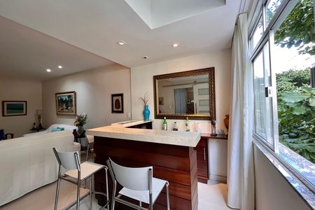 Apartamento à venda com 127m², 3 quartos e 2 vagas Apartamento à venda com 127m², 3 quartos e 2 vagasSala