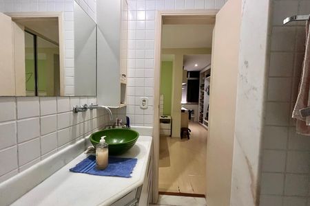Apartamento à venda com 127m², 3 quartos e 2 vagas Apartamento à venda com 127m², 3 quartos e 2 vagasBanheiro da Suíte